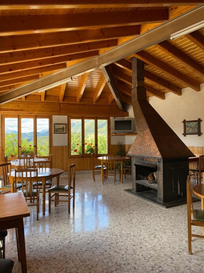 Hostal Alt Llobregat Castellar De N'Hug Exterior photo
