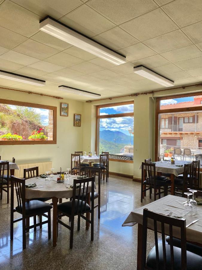 Hostal Alt Llobregat Castellar De N'Hug Exterior photo